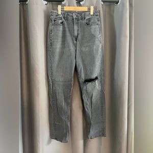 American Eagle Distressed Mom Jean in Black